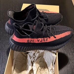 2016
Adidas Yeezy Boost 350 V2 'Red'